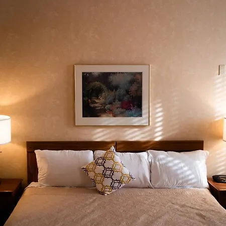 Royal Inn&Suites at Guelph Extérieur photo